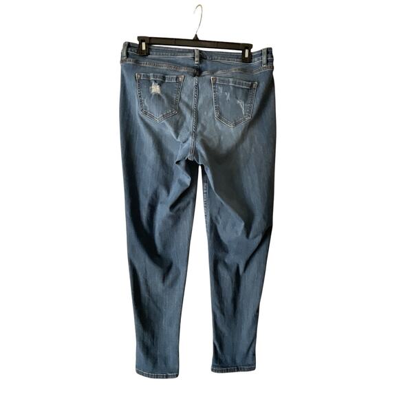 Lane Bryant Women's Size 16 Boyfriend Jeans Blue Denim Med Wash Distressed - Picture 2 of 10